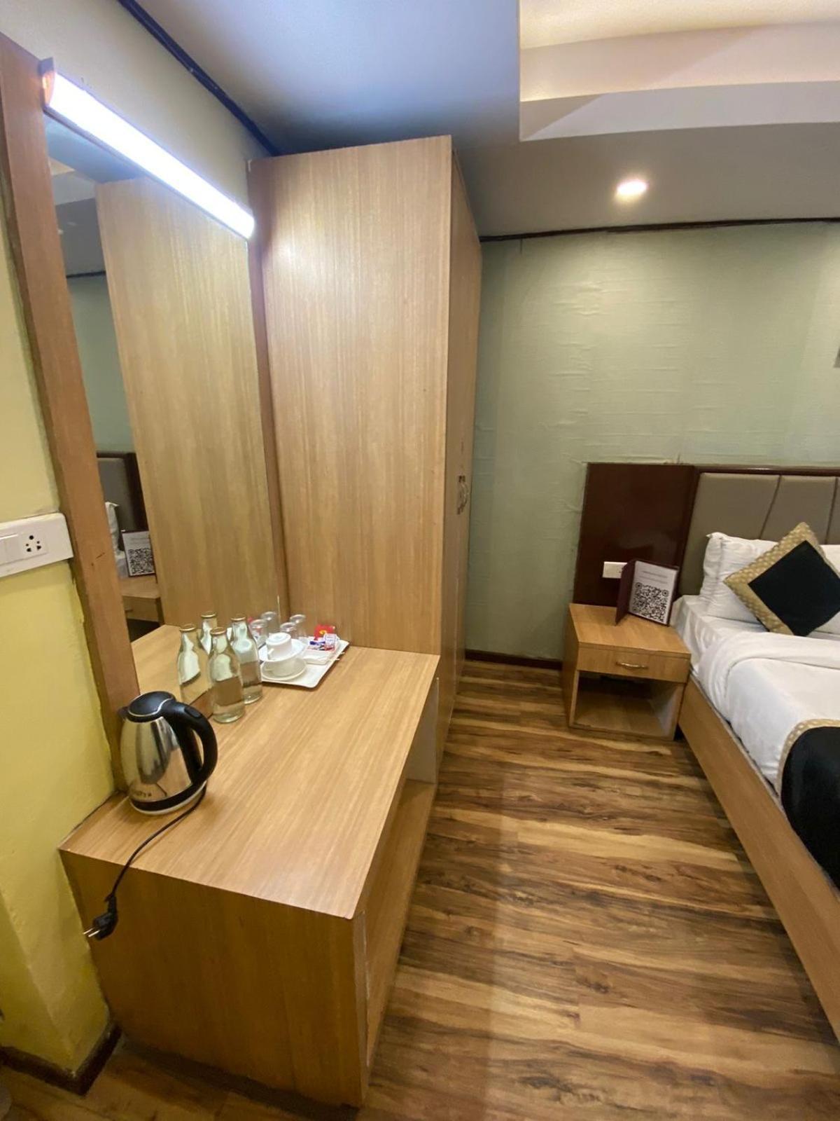 Hotel Golden Door Matura Exterior foto