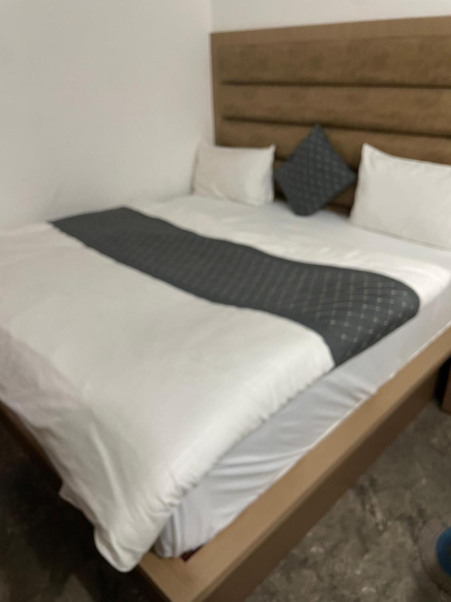 Hotel Golden Door Matura Exterior foto