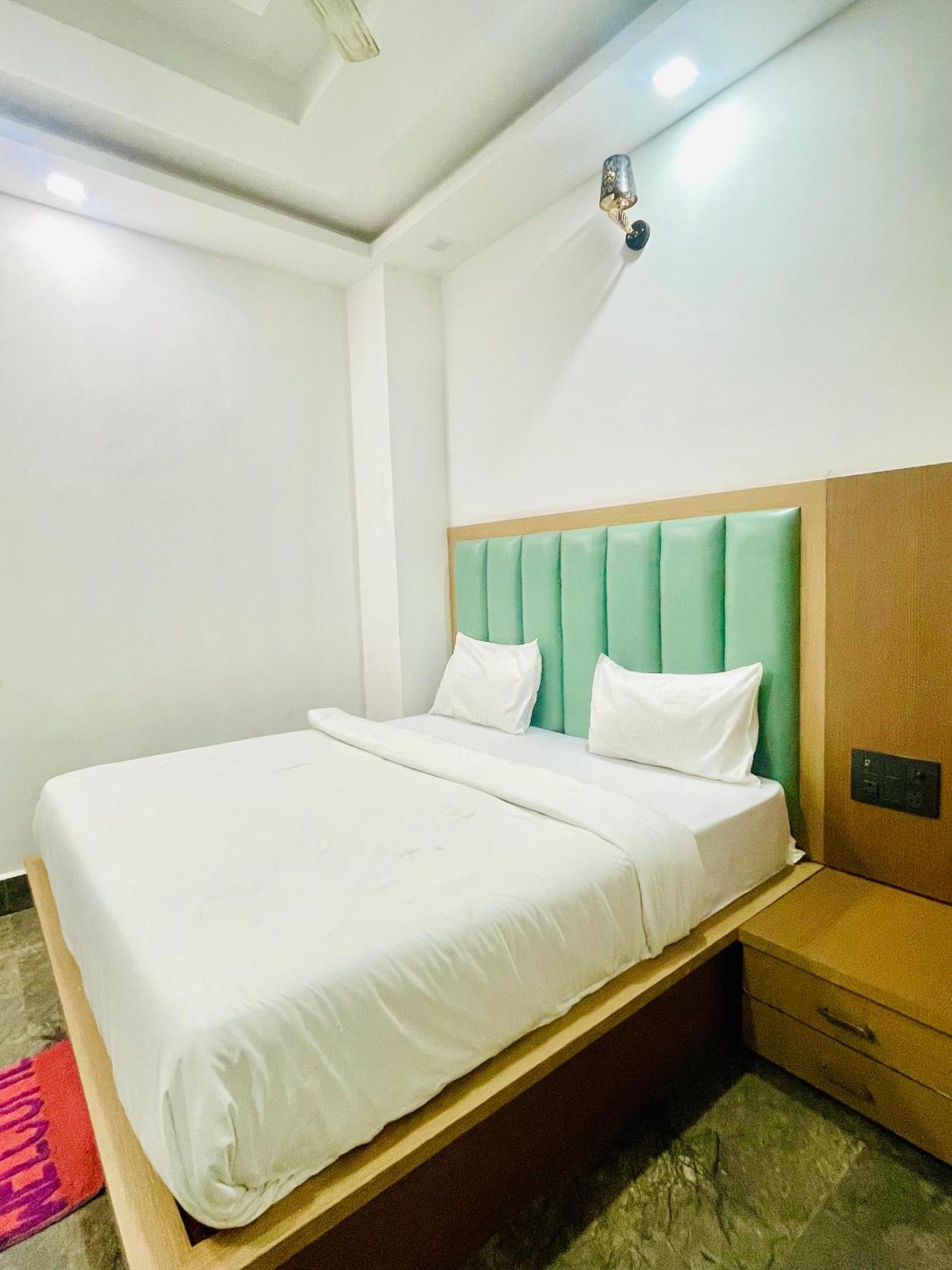 Hotel Golden Door Matura Exterior foto