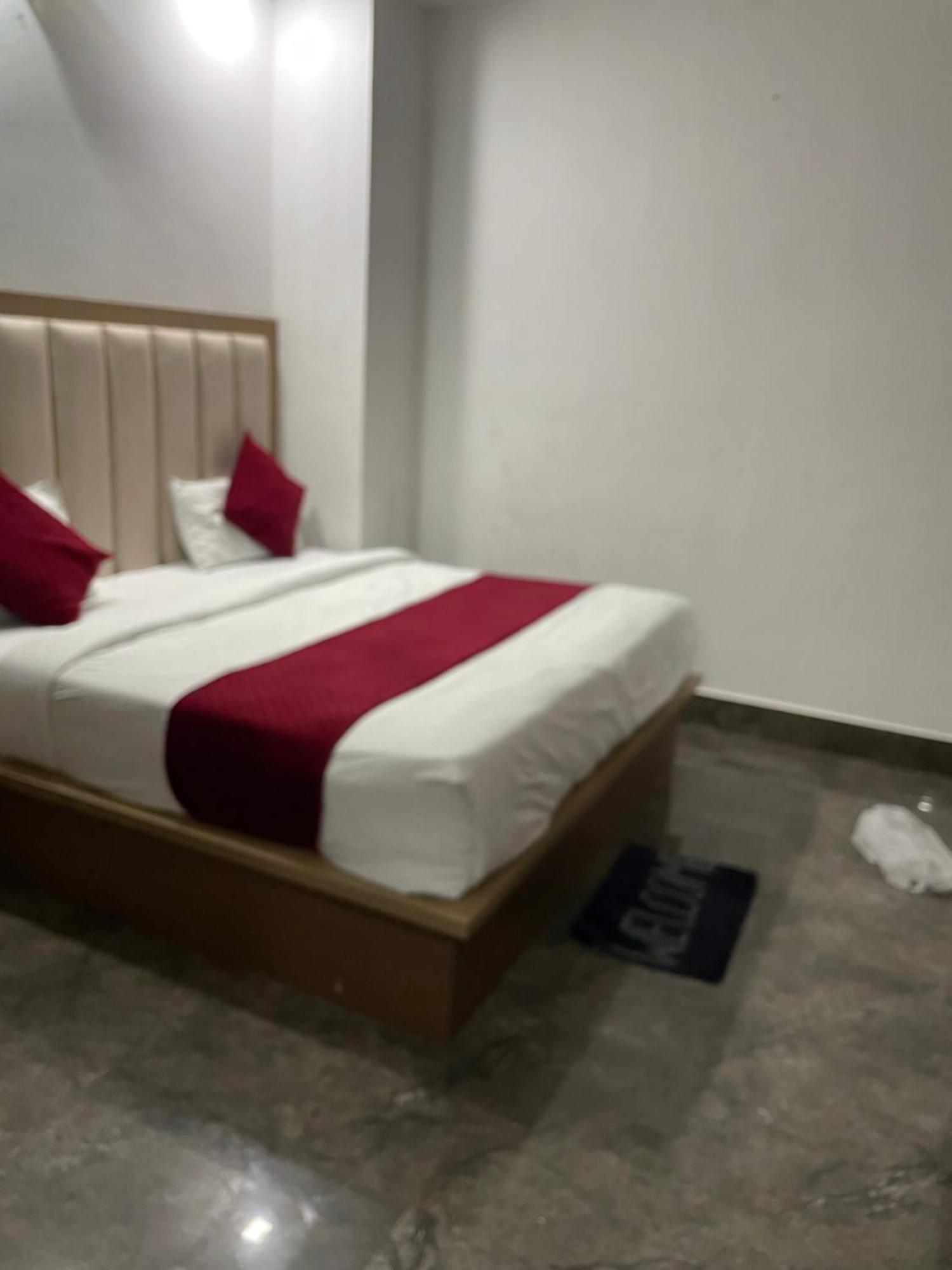 Hotel Golden Door Matura Exterior foto